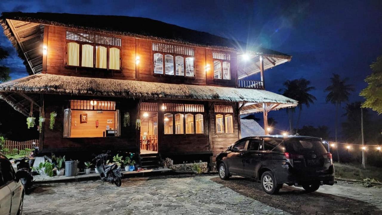 Ukcc Hotel Сабанг Екстериор снимка